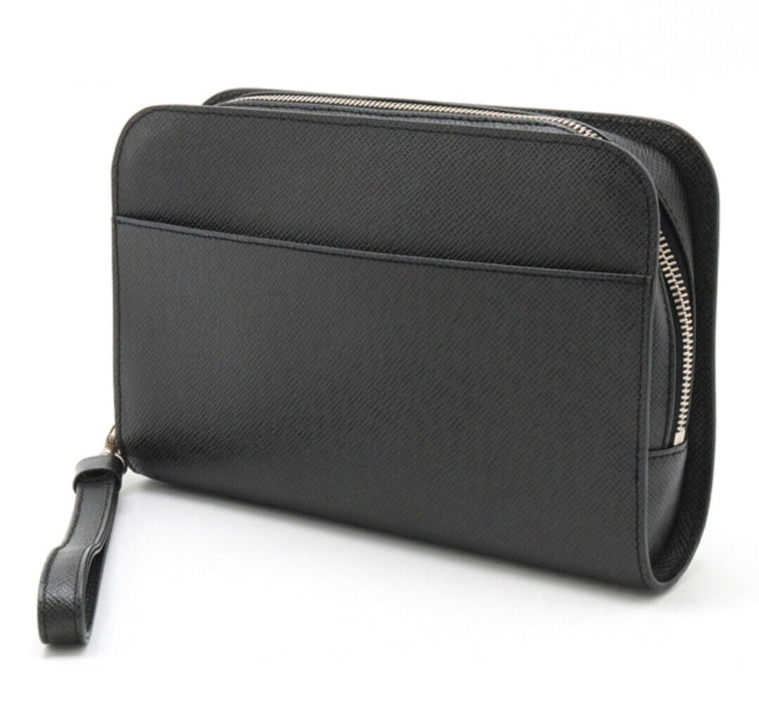 Louis Vuitton Pre-Owned Black Zip Around Carry